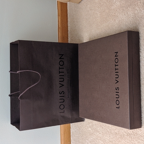 Vintage Louis Vuitton handbag box and retail bag - Picture 1 of 4